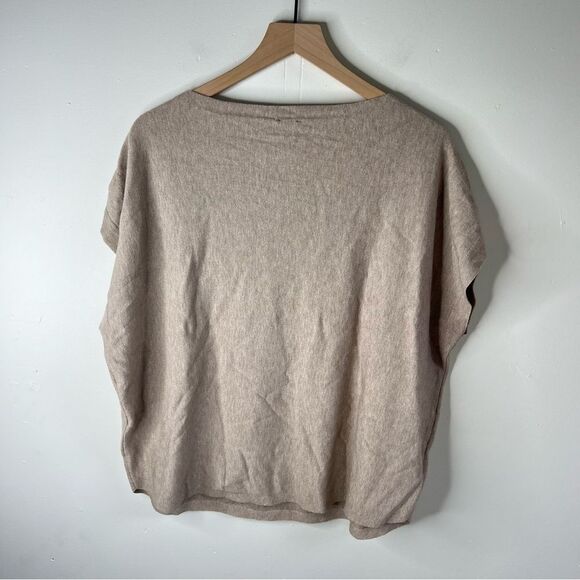 Aaeda Cream Sleeveless Boxy Muscle Tee - Picture 6 of 9